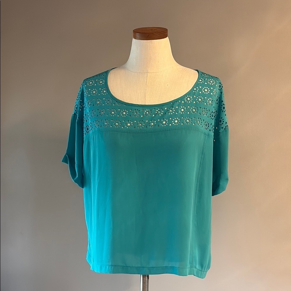 Women’s Attention lazer cut high low Boxy Blouse short sleeve jade green L